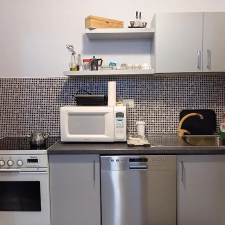 Center Apartment *